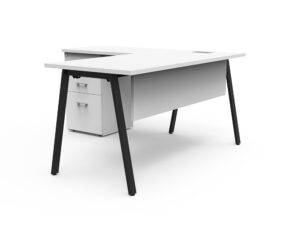 Estación de trabajo Alpha, con cajonera pedestal 2C y 1K con faldón 150x150x75 cm.